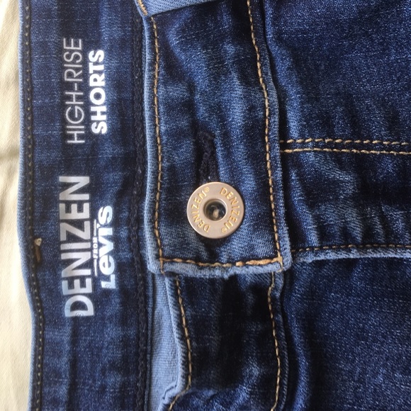 Denizen from Levi’s High Rise Shorts size 12/31 - Picture 2 of 4